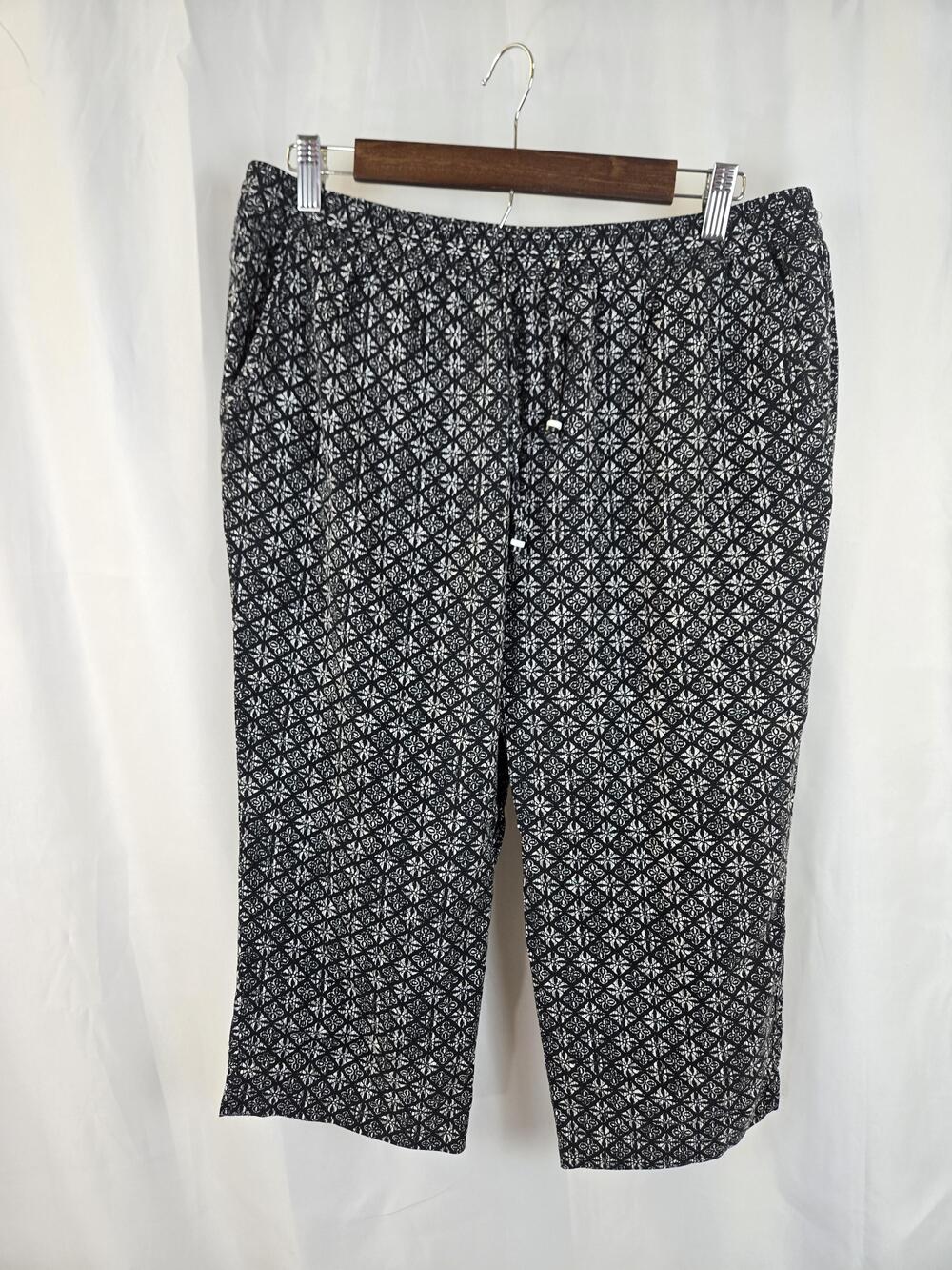 Ruby Rd Pants Womens Large Black Geometric Print Capri Elastic Waist Rayon Crop